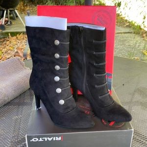 Rialto boots size 8.5 never worn